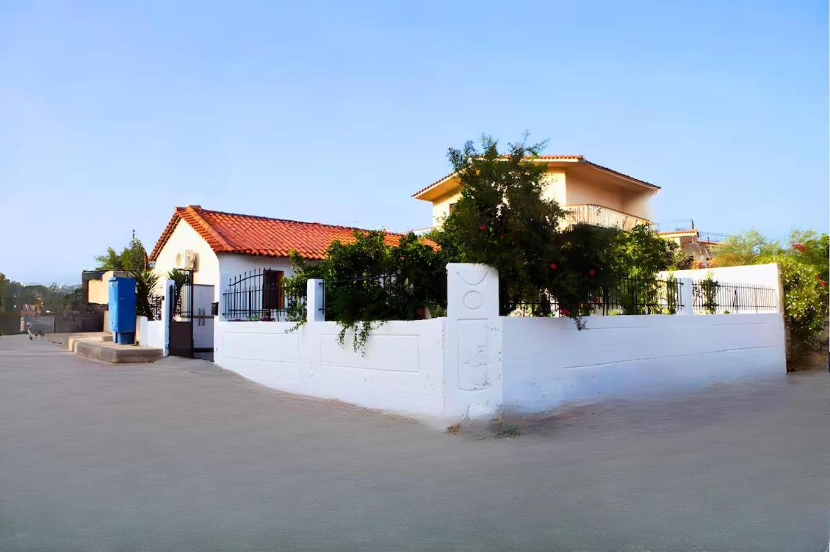 Nafplio Cottage-Grandma'S Yard Асини Экстерьер фото